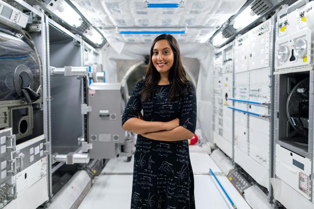 Picture of a woman in a lab